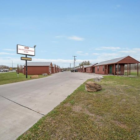 Oyo Hotel Kenedy Downtown - Us 181 Экстерьер фото