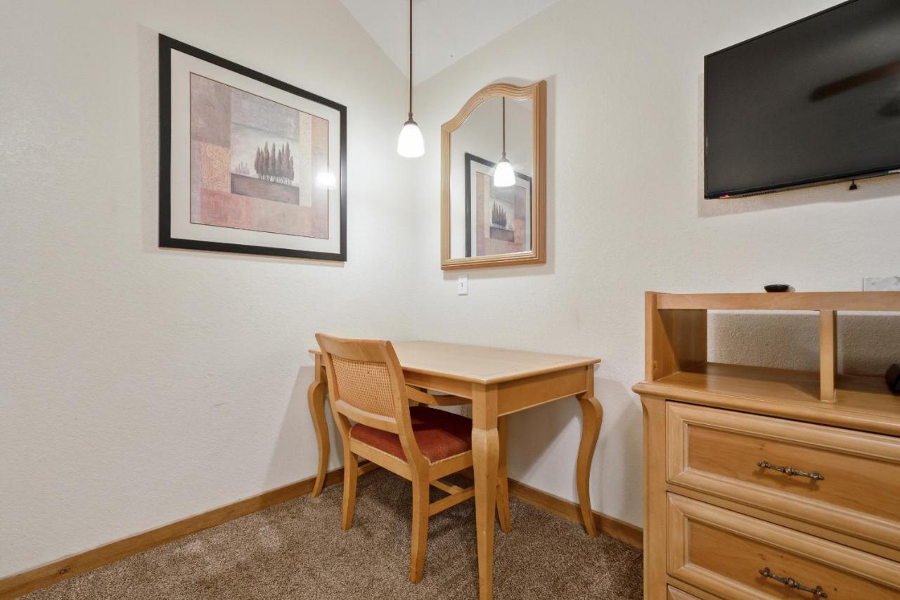 Oyo Hotel Kenedy Downtown - Us 181 Экстерьер фото