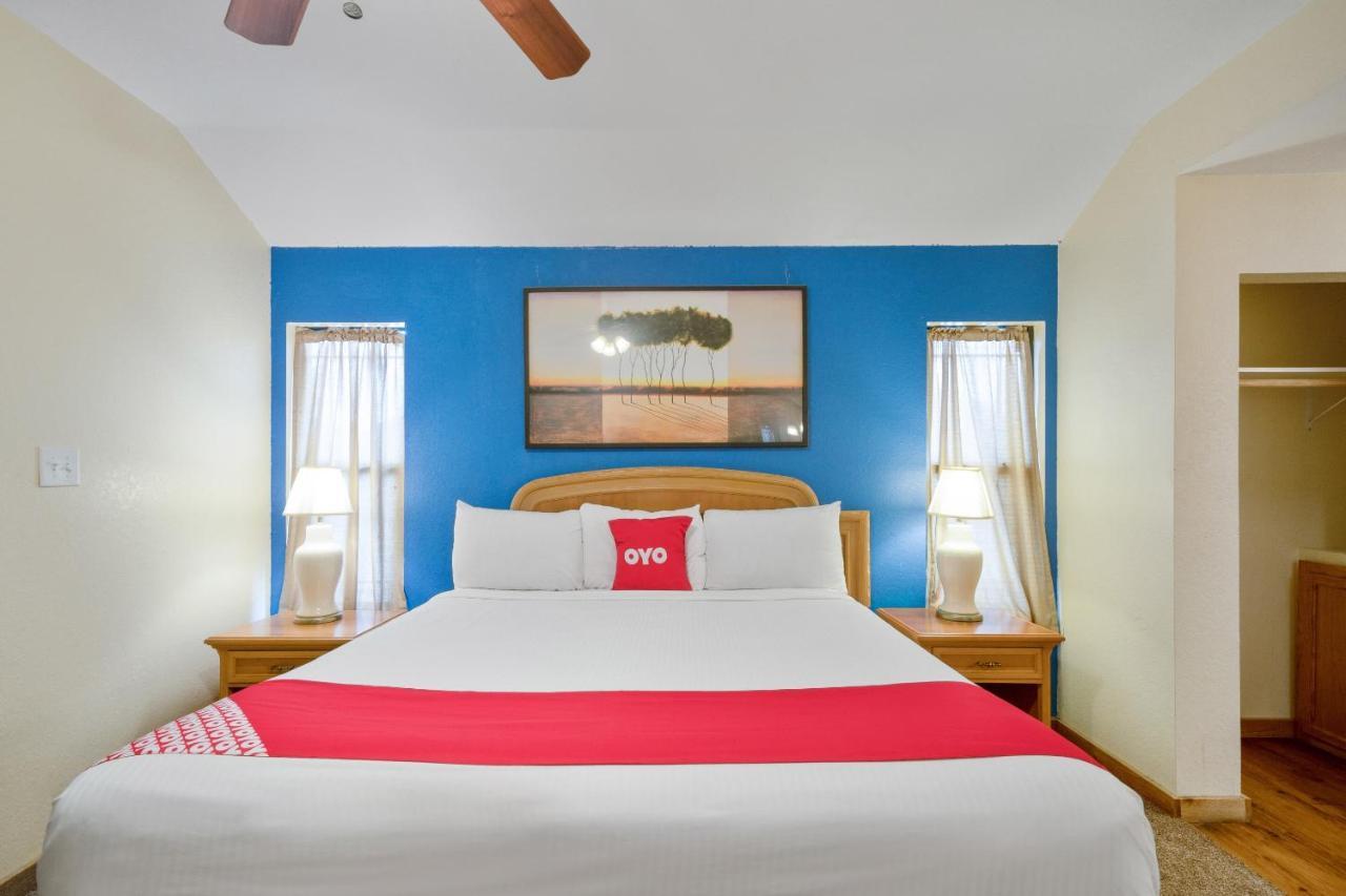 Oyo Hotel Kenedy Downtown - Us 181 Экстерьер фото