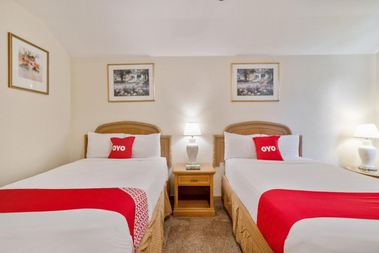 Oyo Hotel Kenedy Downtown - Us 181 Экстерьер фото